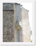 IMG_1600 * Sculture sur l'�glise * 480 x 640 * (90KB)