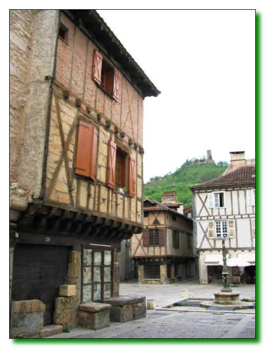 Maison-moyennageuse-a-Saint-Cere_2